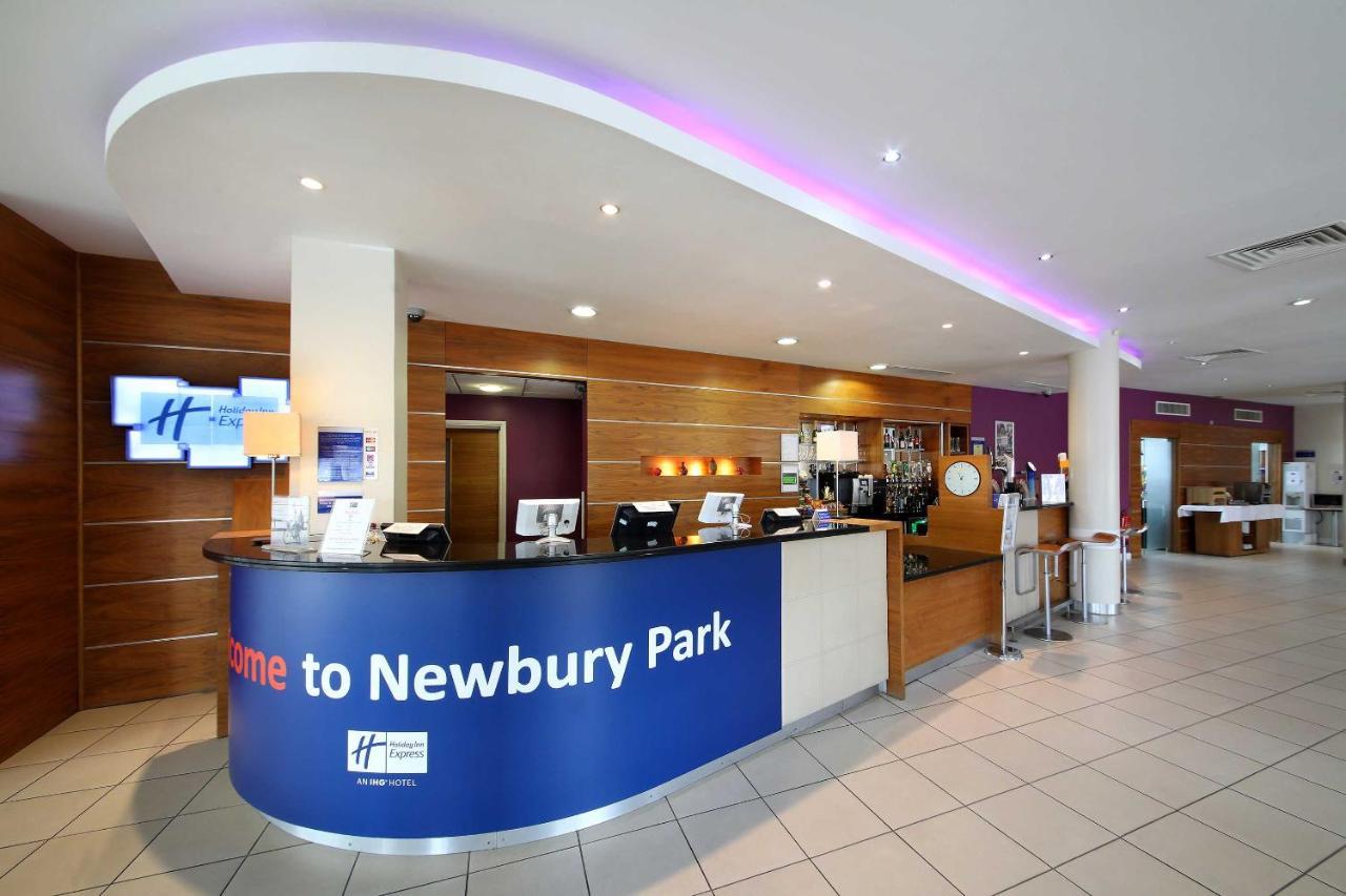 Holiday Inn Express London - Newbury Park, An Ihg Hotel Eksteriør bilde