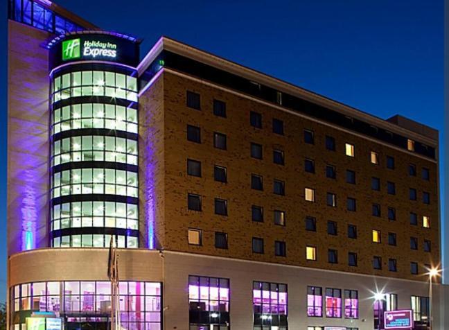 Holiday Inn Express London - Newbury Park, An Ihg Hotel Eksteriør bilde