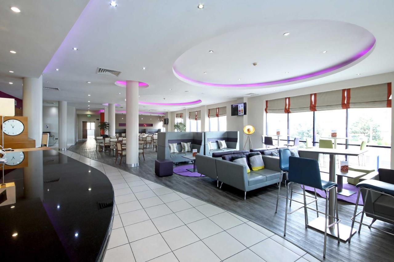 Holiday Inn Express London - Newbury Park, An Ihg Hotel Eksteriør bilde