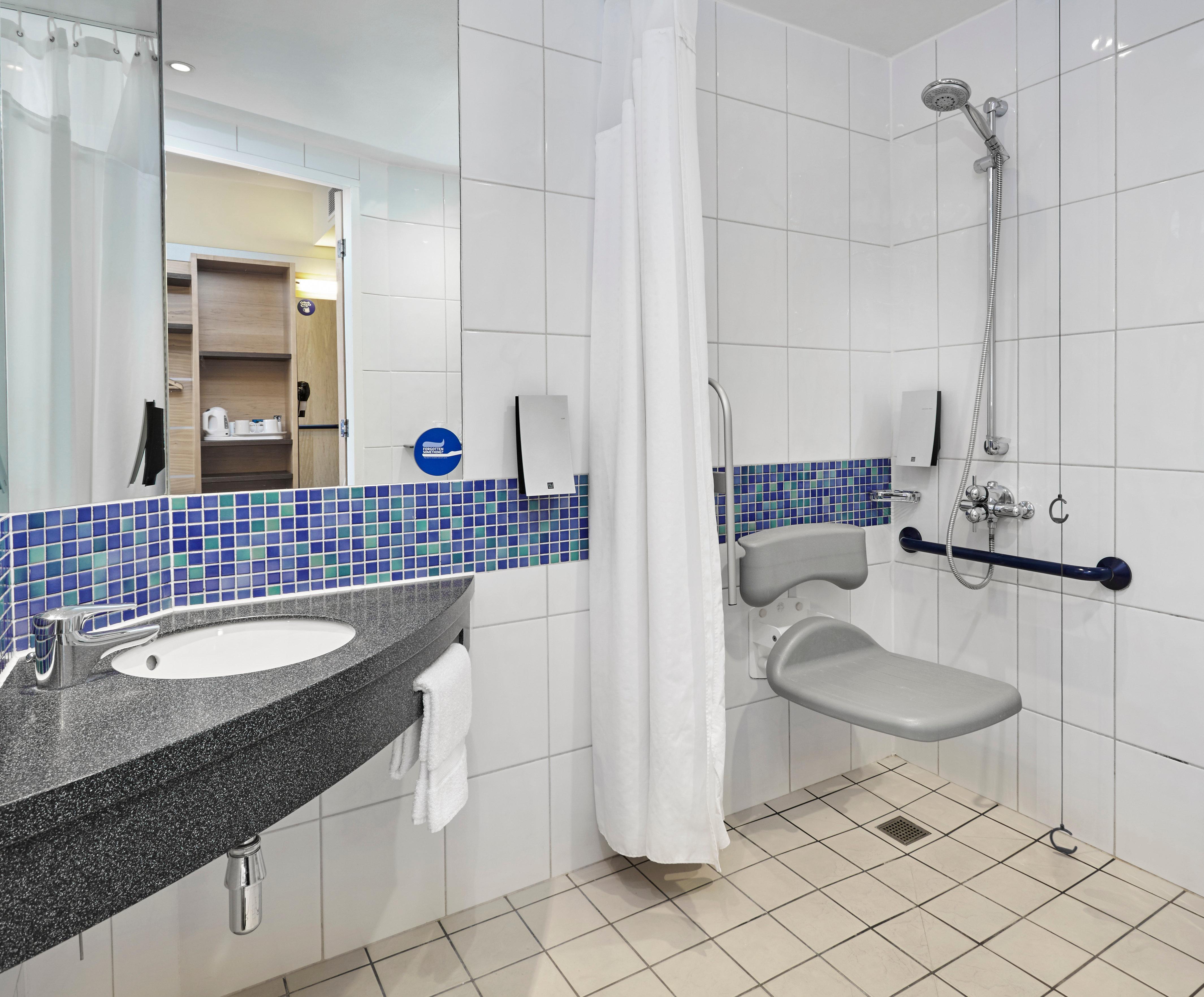 Holiday Inn Express London - Newbury Park, An Ihg Hotel Eksteriør bilde