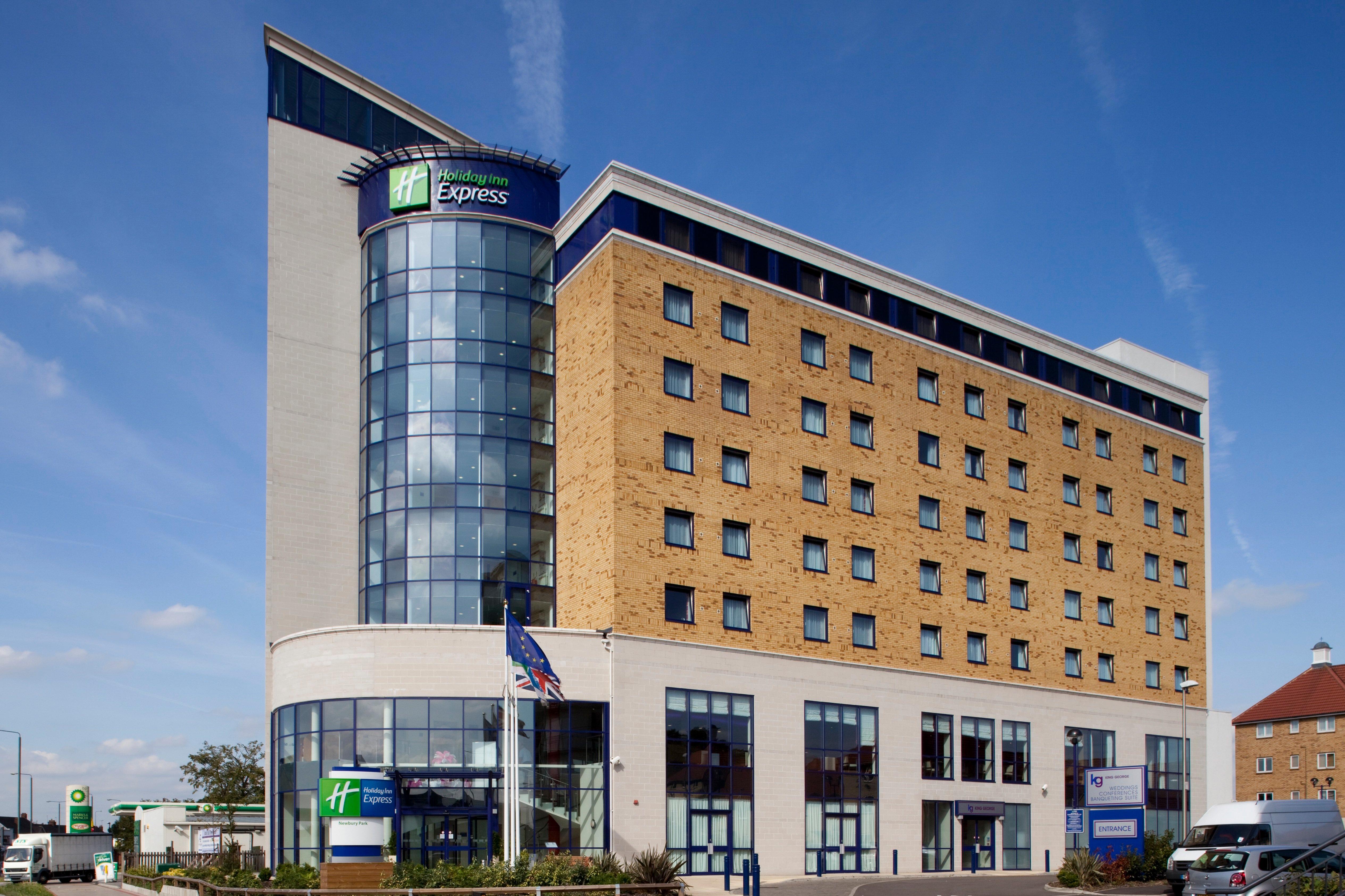 Holiday Inn Express London - Newbury Park, An Ihg Hotel Eksteriør bilde