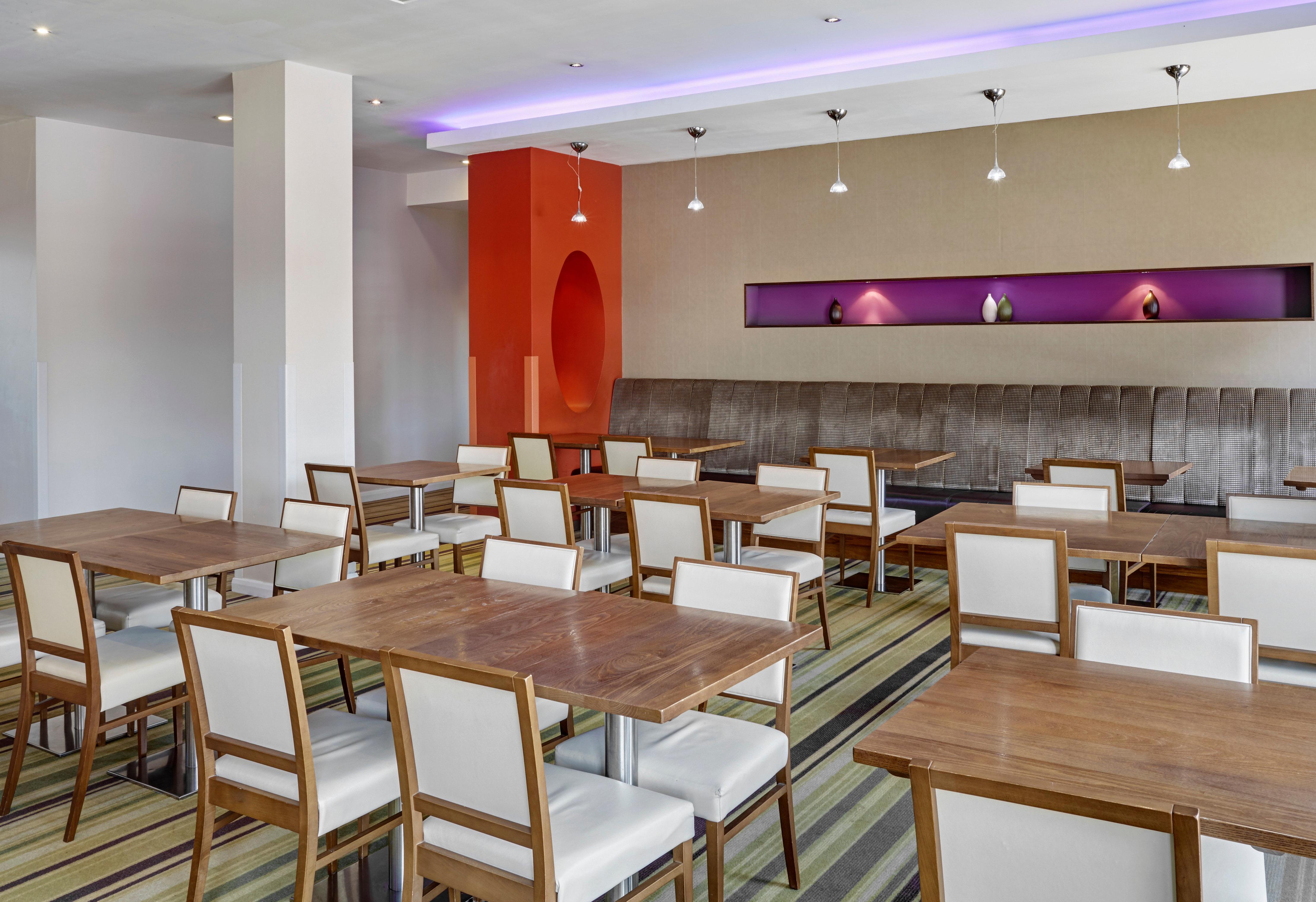 Holiday Inn Express London - Newbury Park, An Ihg Hotel Eksteriør bilde