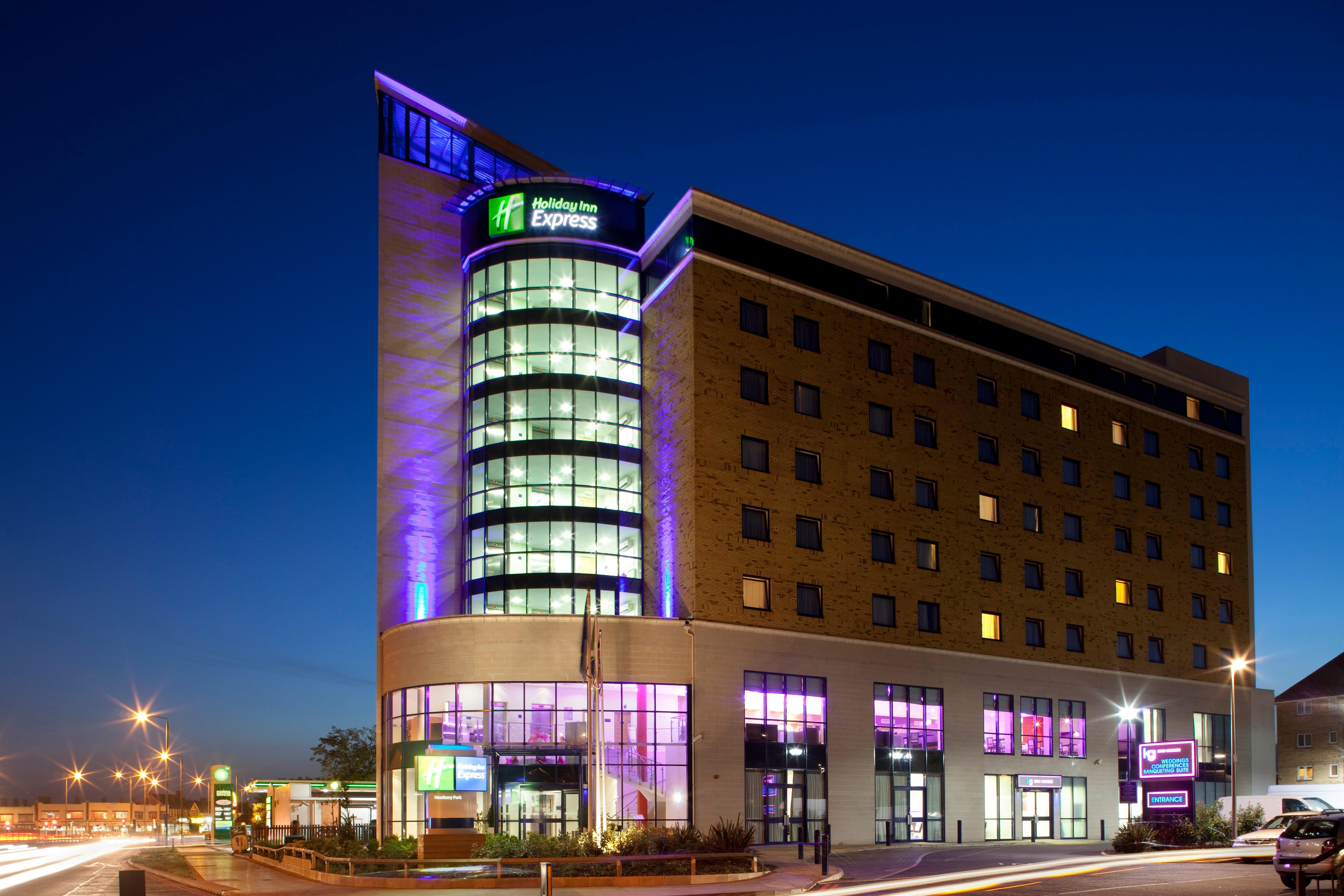 Holiday Inn Express London - Newbury Park, An Ihg Hotel Eksteriør bilde