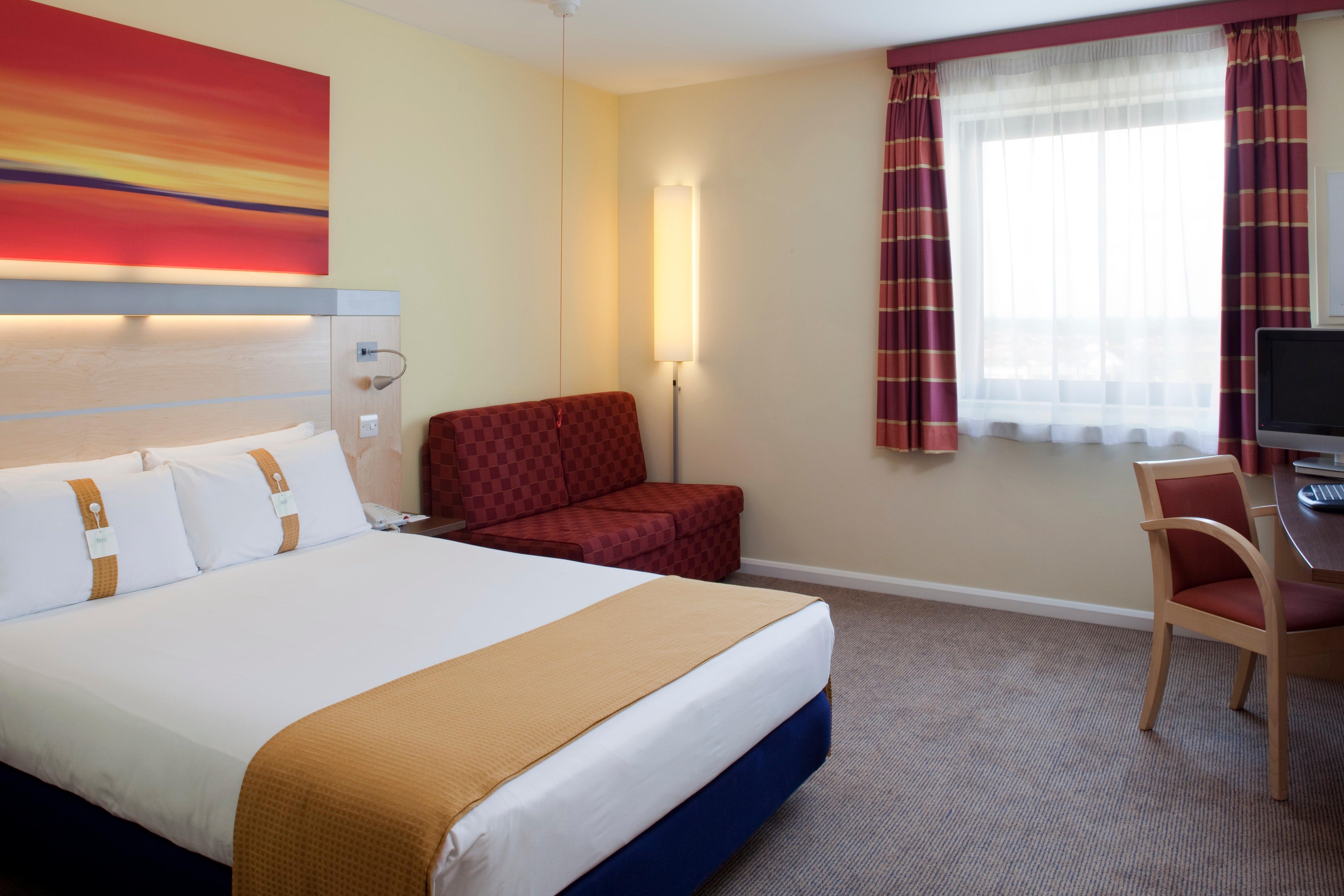 Holiday Inn Express London - Newbury Park, An Ihg Hotel Eksteriør bilde