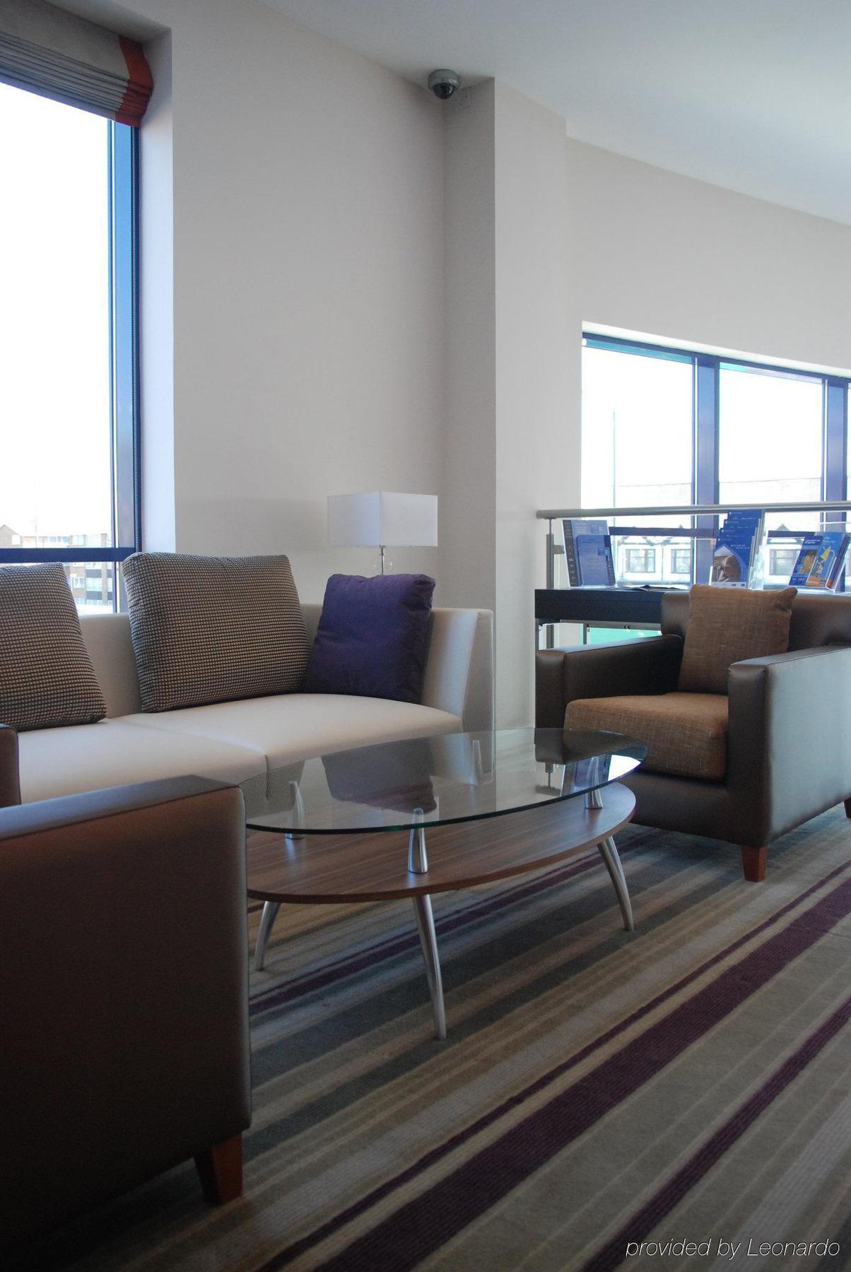 Holiday Inn Express London - Newbury Park, An Ihg Hotel Interiør bilde