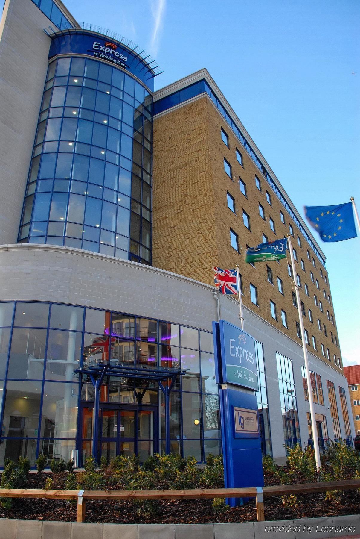 Holiday Inn Express London - Newbury Park, An Ihg Hotel Eksteriør bilde